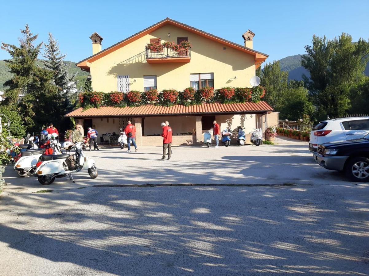 Le Stanze Di Bacco Villa Cagnano Amiterno Exterior foto
