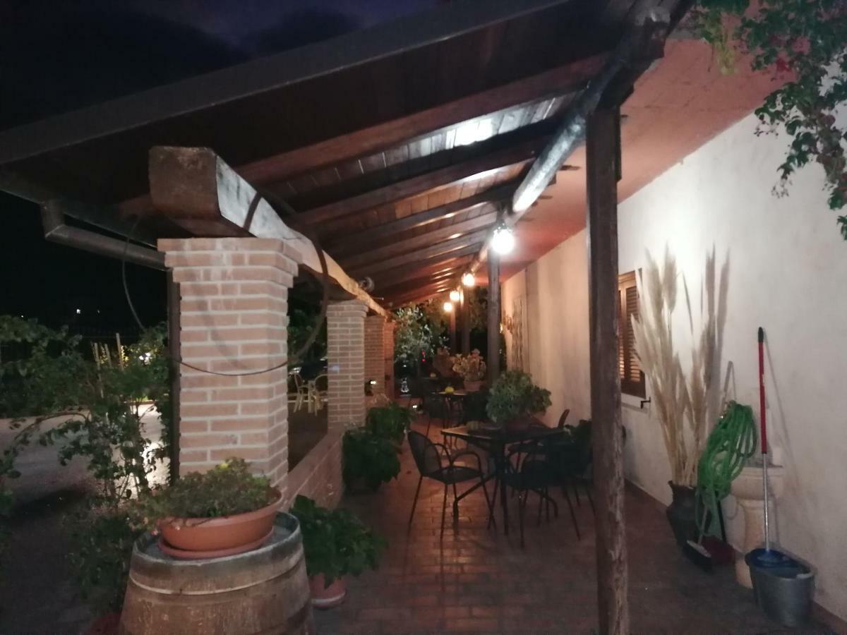 Le Stanze Di Bacco Villa Cagnano Amiterno Exterior foto